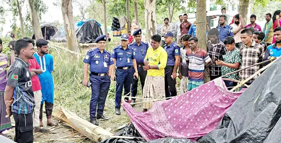 কালবৈশাখীতে বসতঘরের ওপর গাছ পড়ে অন্তঃসত্ত্বা নারীর মৃত্যু